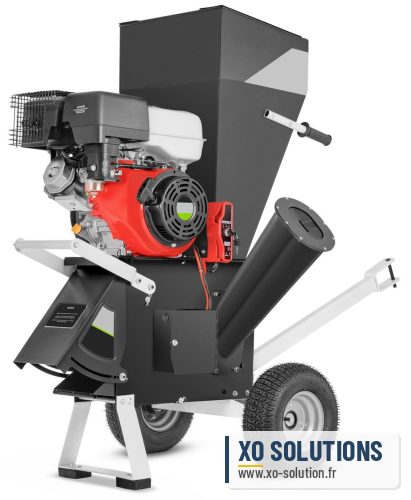 Broyeur de branches thermique 18 cv avec démarrage électrique et barre de traction